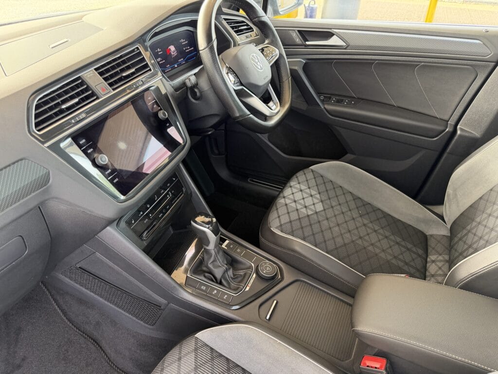2022 Volkswagen Tiguan 2.0 TDI 4Motion R-Line 5dr DSG Euro 6