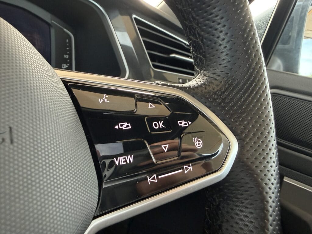2022 Volkswagen Tiguan 2.0 TDI 4Motion R-Line 5dr DSG Euro 6