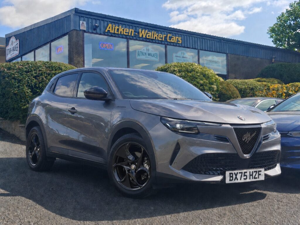 2026 Alfa Romeo Junior 1.2 Turbo Ibrida 5dr Auto [Technology/Premium]