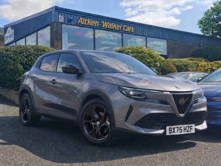 2026 Alfa Romeo Junior 1.2 Turbo Ibrida 5dr Auto [Technology/Premium]