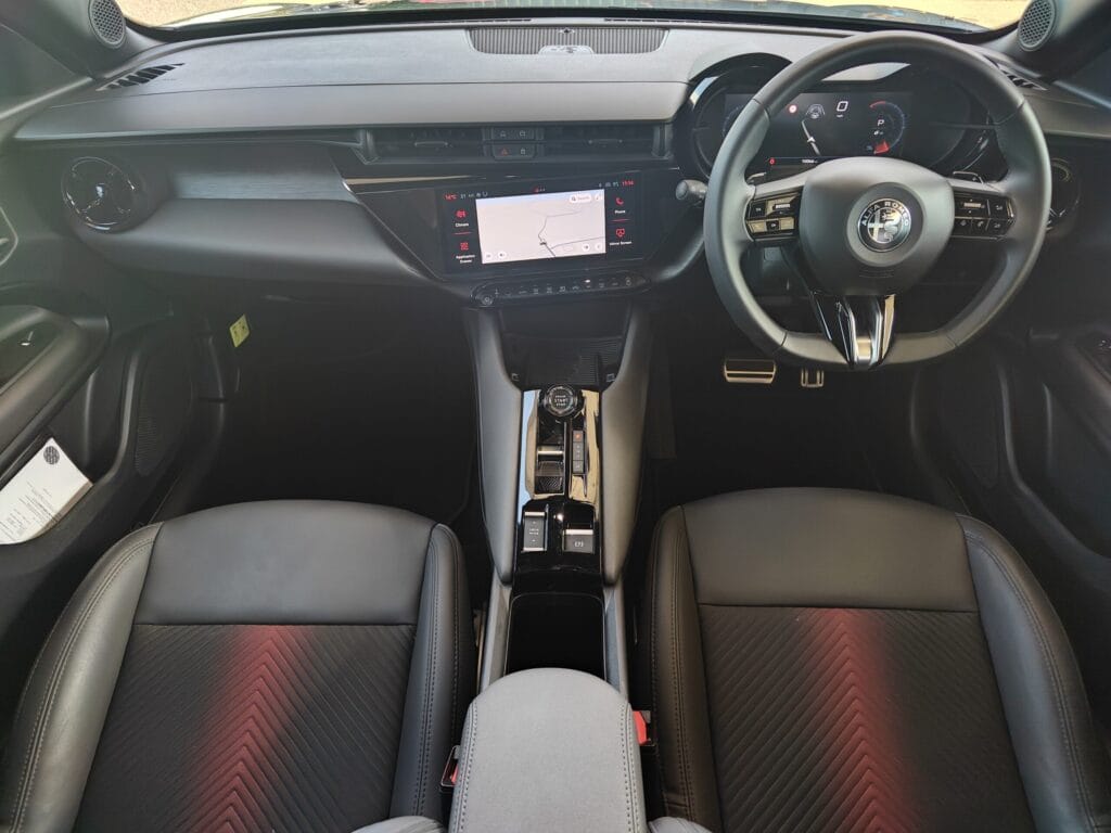 2026 Alfa Romeo Junior 1.2 Turbo Ibrida 5dr Auto [Technology/Premium]