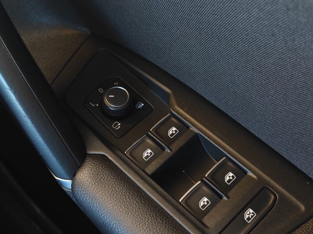 2017 Volkswagen Tiguan 2.0 TDi 150 4Motion SEL 5dr